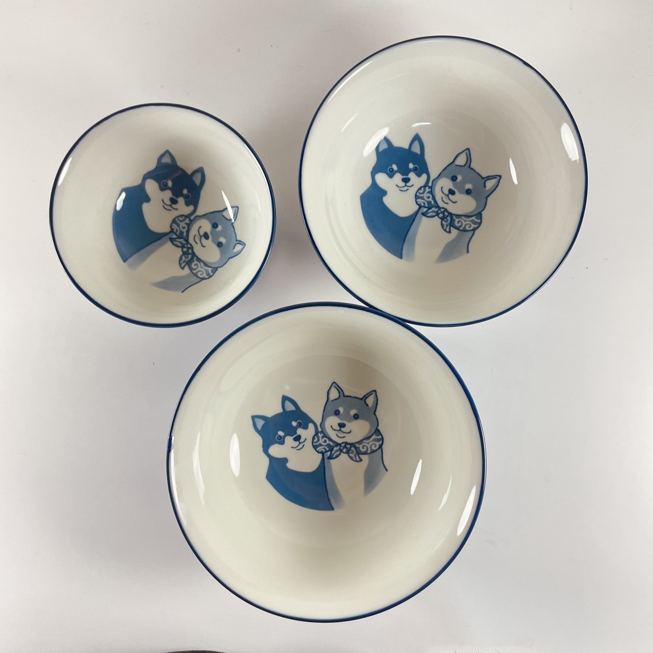 日貨 【日本彩繪柴犬陶瓷飯碗】 可微波可進爐 | 第二張展示圖