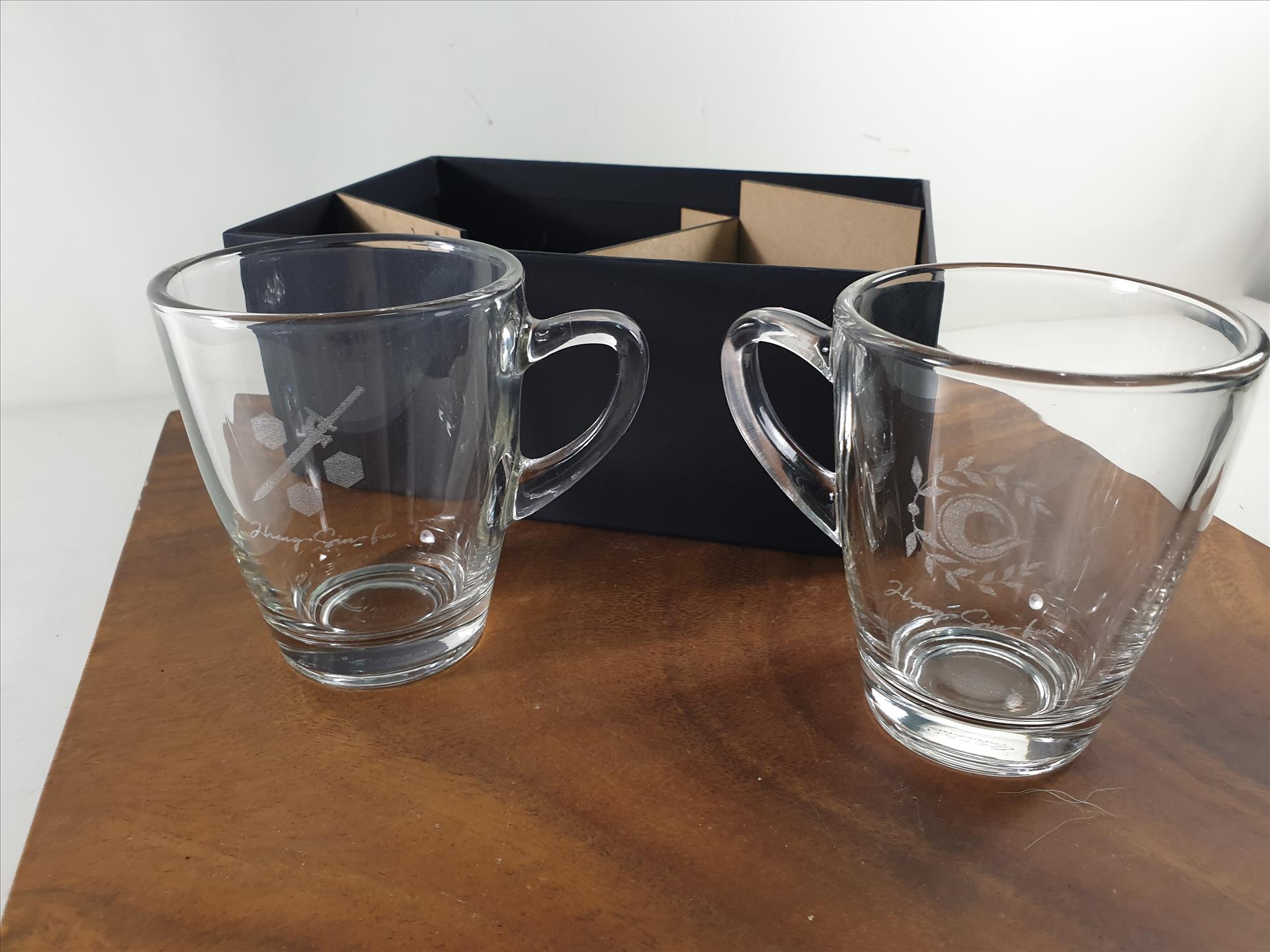 玻璃杯雕刻 馬克杯 咖啡杯 320ml 雙入禮盒 可刻名字附禮盒紙袋 木質賀卡  | 第二張展示圖