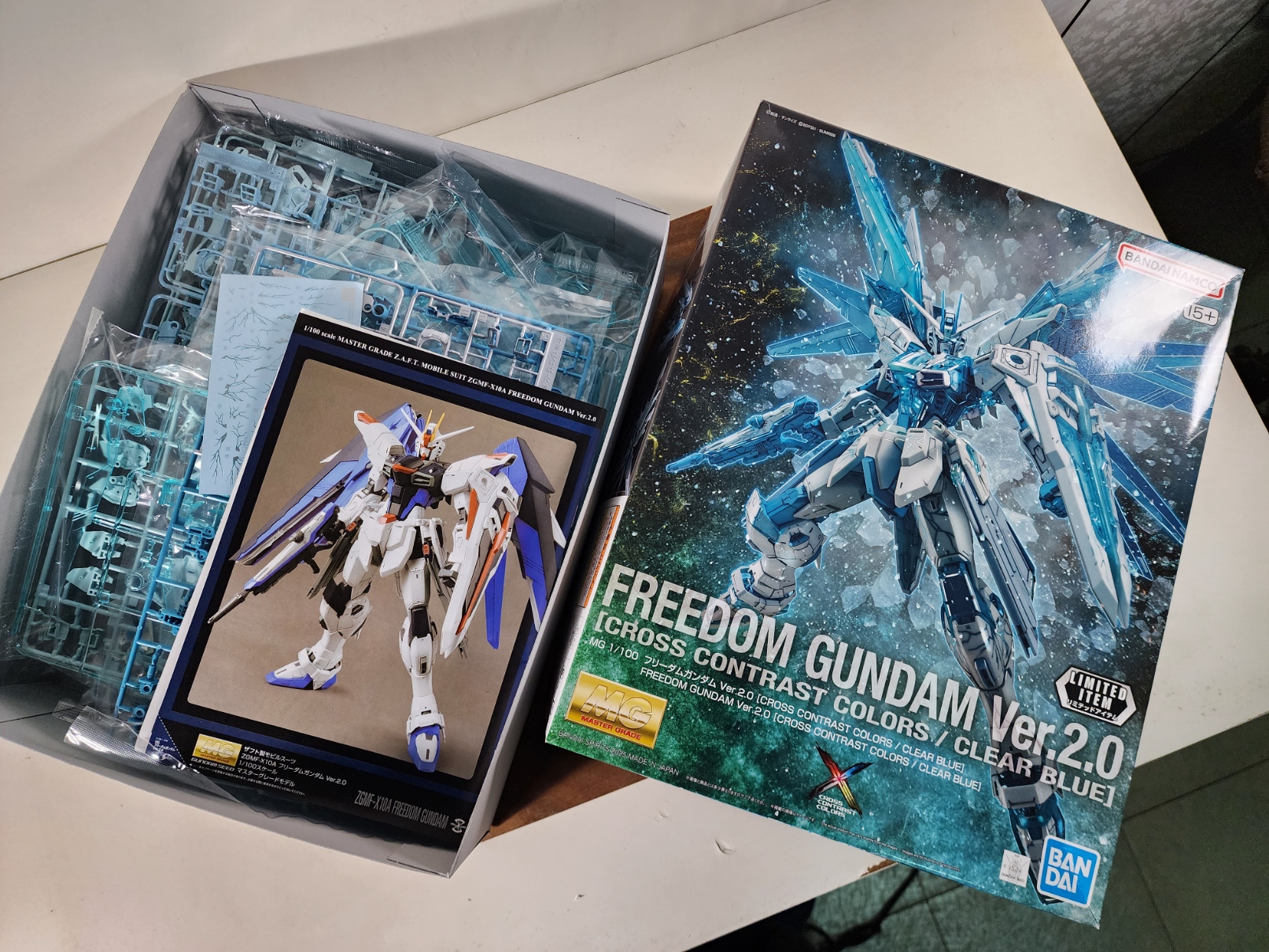 限量版模型 日版正品 冰霜自由  MG 1/100 自由鋼彈 Ver.2.0 24小時出貨 | 第二張展示圖