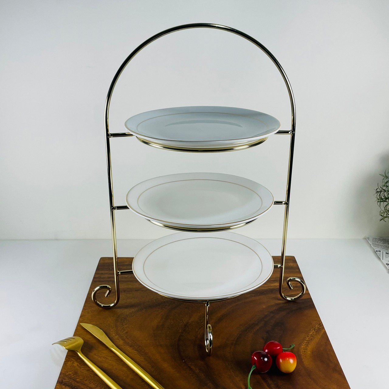 經典三層圓型點心盤架/蛋糕架/點心架/下午茶架/亮金色 餐盤可額外訂製圖案 | 第五張展示圖