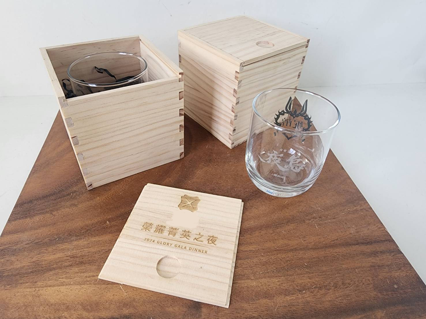 玻璃杯雕刻 圓底威士忌杯 雙入禮盒 可刻名字 LOGO 附禮盒紙袋 木質賀卡 | 第六張展示圖