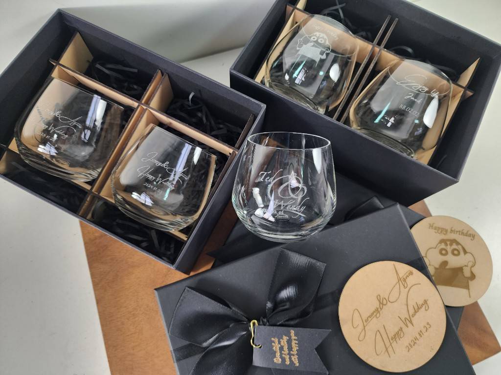 玻璃杯雕刻  威士忌酒杯 雙入禮盒 洛克杯 可刻名字 LOGO 附禮盒紙袋 木質賀卡 | 第一張展示圖