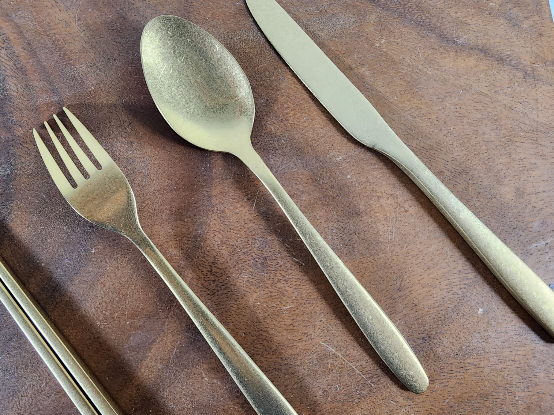 復古仿舊風 不鏽鋼 刀叉筷家用餐具四件可選(刀、叉、勺、筷) 金色款 | 第一張展示圖