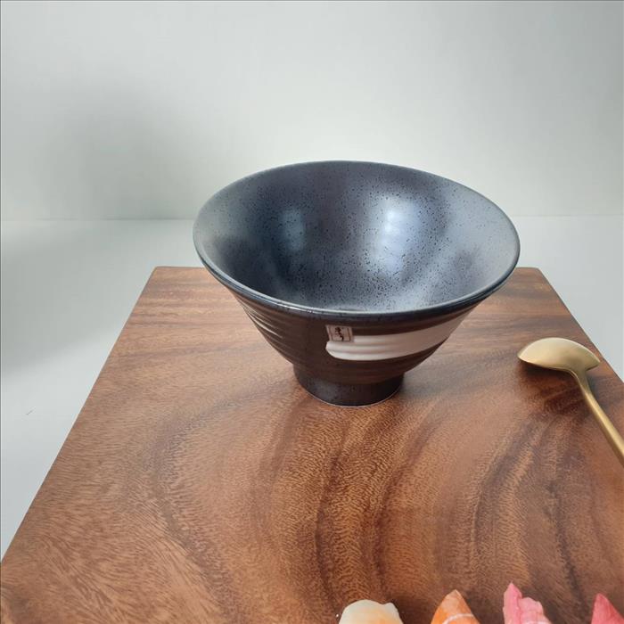 8吋 釉黑飯碗 麵碗 丼飯碗 居家餐廚擺設 質感裝飾 餐盤 盤子 | 展示圖