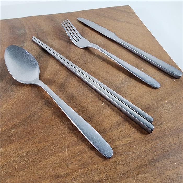 復古仿舊風 不鏽鋼 刀叉筷家用餐具四件可選(刀、叉、勺、筷) 銀色款 | 展示圖
