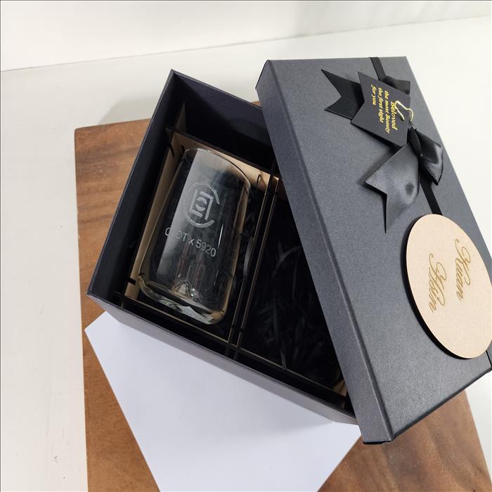 玻璃杯雕刻 細緻杯 雙入禮盒 可刻名字 LOGO 附禮盒紙袋 木質賀卡 | 展示圖