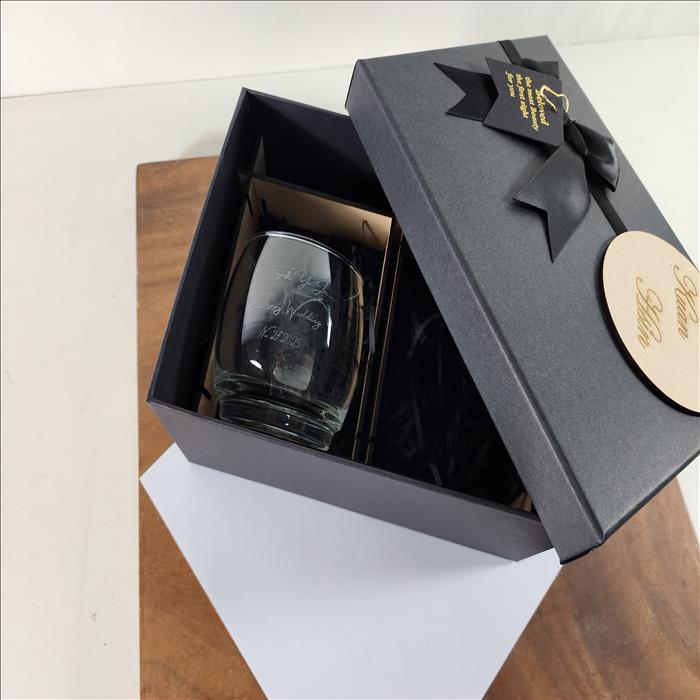 玻璃杯雕刻 細緻橢圓可疊威杯 雙入禮盒 可刻名字 LOGO 附禮盒紙袋 木質賀卡 | 展示圖